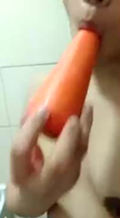Video Cam Laura Tkw Colmek Pake Wortel